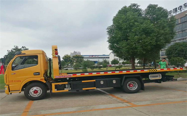 万盛定远24小时拖车救援电话号码，定远道路救援公司怎么收费的